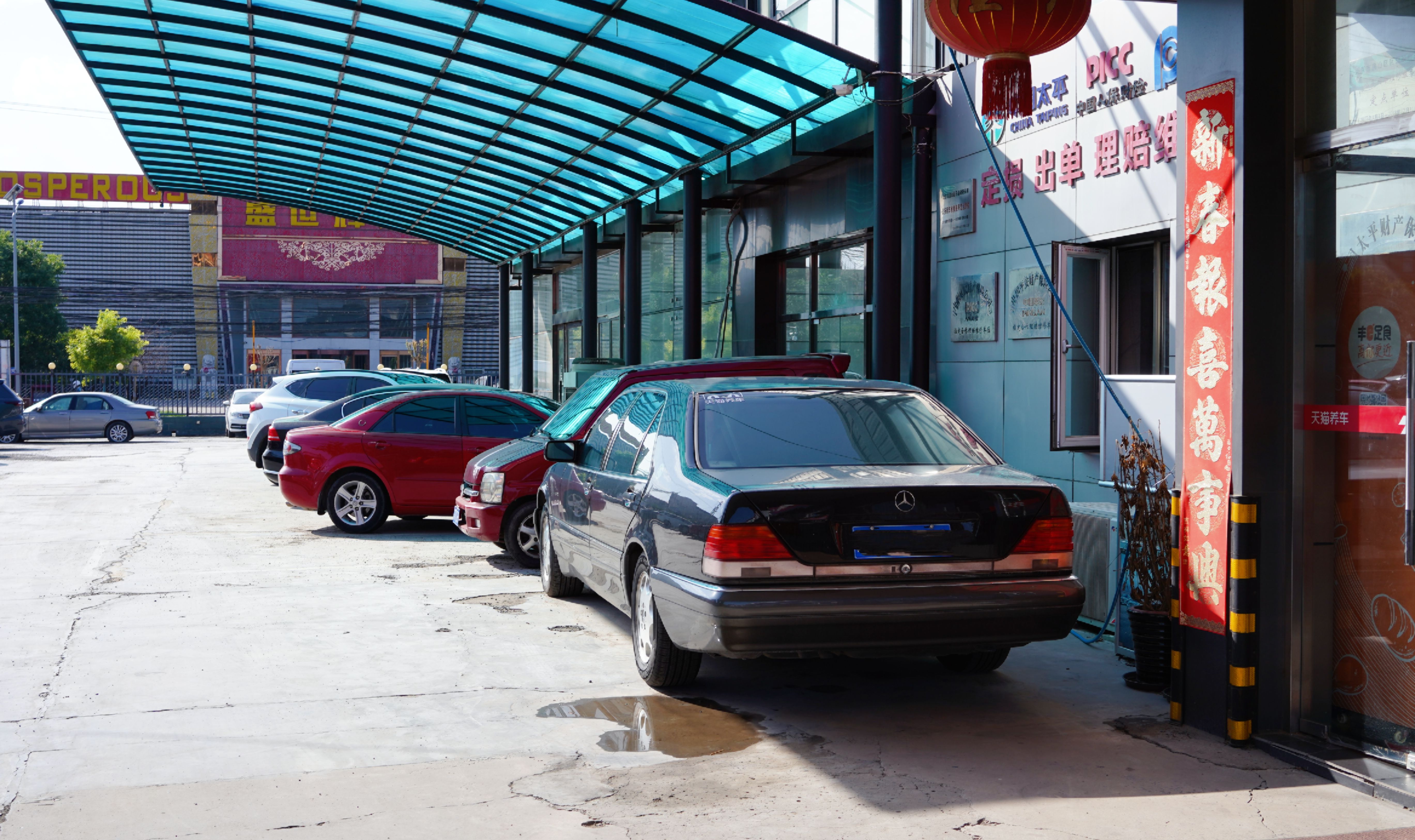 1690185856100519.jpeg 门口的老爷车.jpeg